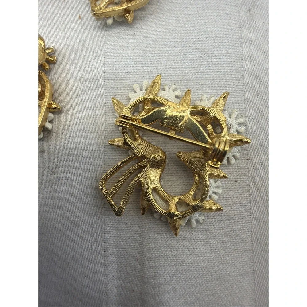 Vintage 3 Leaf‎ Clover Daisy Floral Border Gold Tone Lucky Brooch / Pin Earrings